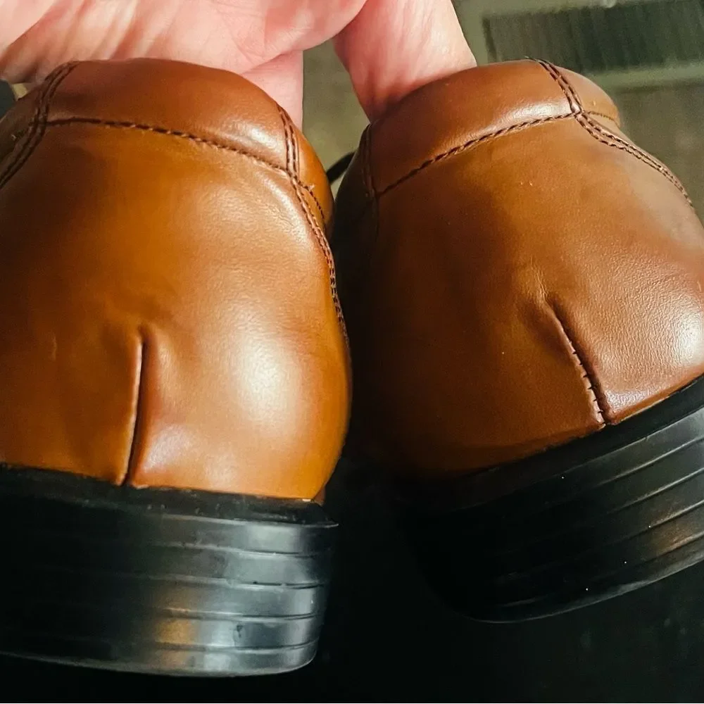 Van Heusen Men's Tan Leather Oxfords
